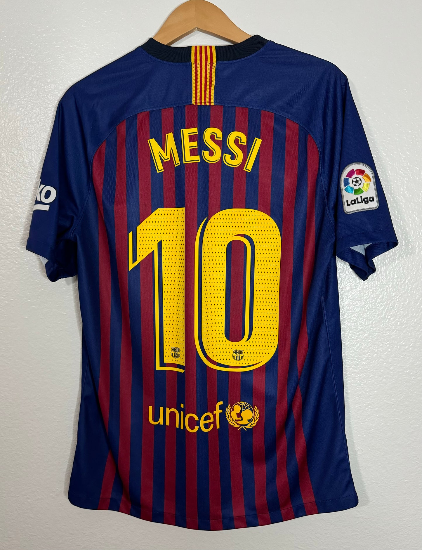 Barcelona 2018/19 Home Lionel Messi Shirt (M)